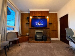 Spacious 3BR Doncaster Stay for Contractors and Families - 0