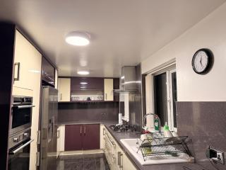 Spacious 4BR Entire House in Gateshead Centre - 3