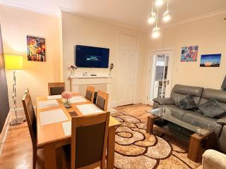 Spacious 4BR Entire House in Gateshead Centre - 7