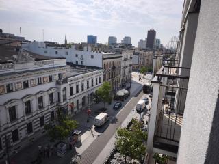 Chill in Łódź - Balcony View on Piotrkowska Promenade - 2