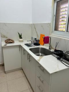 Renovated Garden Apartment Near Madatech Arlozorov - 1