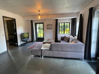 Appartement Weistraat, prachtig gelegen in de Betuwe in het dorpje Tricht, op loopafstand van de Linge - 8