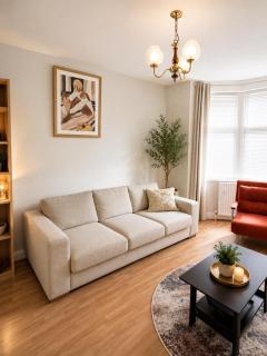 3 bedroom house with tennis and pool table - 7