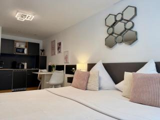 Prime Host Sophie Apartments - 7