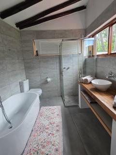 Jade River House - 8