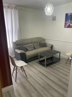 Private One double bedroom apartment free parking - 7