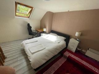 Private One double bedroom apartment free parking - 8