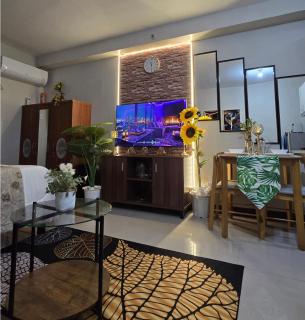 Cozy dark luxe studio near airport Cebu - 2