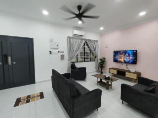 Mid Valley 5min CIQ KSL 10min 16Pax Netflix 5BR - 6