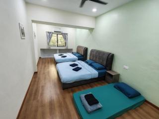 Mid Valley 5min CIQ KSL 10min 16Pax Netflix 5BR - 7
