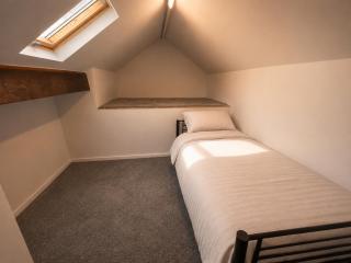 3BR House Near Pleasure Beach Sleeps 8 - 8