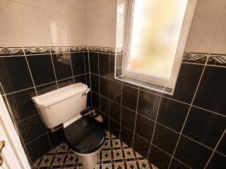 3BR House Near Pleasure Beach Sleeps 8 - 7