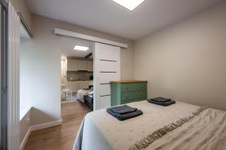 City Break Apartment by Fengshui4u w centrum Łodzi z osobną sypialnią i bezpłatnym parkingiem - 4