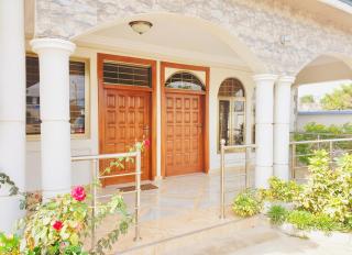 Deluxe 3 BR Holliday Home Accra East Legon Wi-Fi - 5