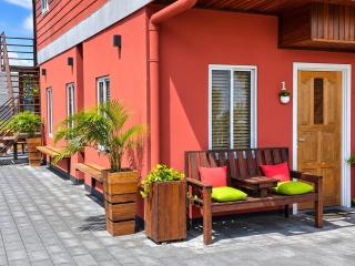 Modern 2BR Apartment at Dolfijn Studios in North Paramaribo with AC & Fast WiFi - 8
