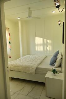 Spacious 2BHK Apartment Near Ram Mandir, Family Friendly - 4