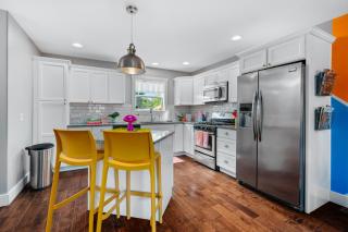 The Emerald Nest 3BR Townhome Near Downtown Beach and Wineries - 9