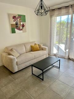 Bas de villa avec jardin idéalement situé entre Ajaccio et Porticcio - 9