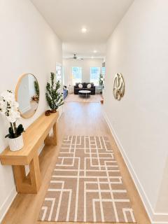 Goose Creek Modern Retreat - 0