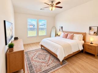 Goose Creek Modern Retreat - 7