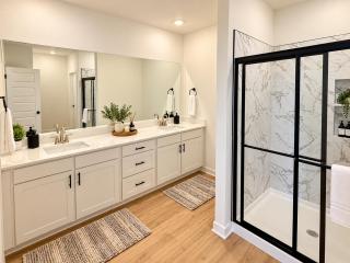 Goose Creek Modern Retreat - 6