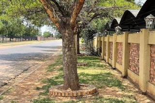 Elegant Self-Catering Apartment in Witbank with Backup Power - 9