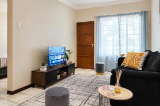 Elegant Self-Catering Apartment in Witbank with Backup Power - 0