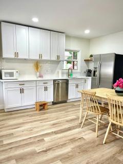 Family-Friendly 3BR Near Boston - Private Entrance - 6