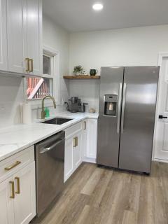 Family-Friendly 3BR Near Boston - Private Entrance - 5