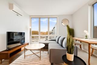Cozy 1 Bedroom Apartment in Riverside Queen Bed - 1