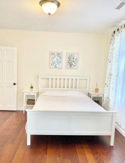 Beautiful 3 BR Home by the Water- Family Friendly - 4