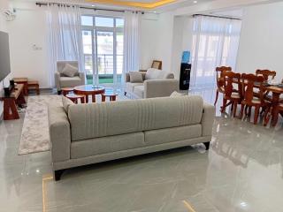 Ocean Breeze Luxury Apartments - 7