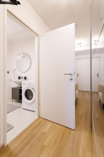Long-Term Apartment near Central Station with Balcony - 4