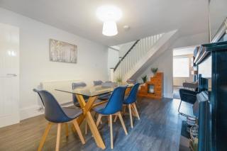 Stylish 2 Bedroom in Bishop Auckland with Parking - 9
