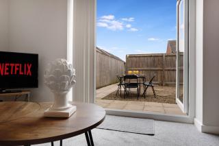 Stockton 2BR Retreat Sleeps 6 Stay With Us - 0