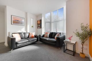 Modern 5 Bed Flat in Thornaby Road For Big Groups - 0