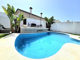 Chalet con jardin privado y piscina para disfrutar con la familia y amigos - 0