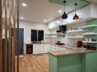 Shalom Homestay Cozy AC Home & Open Lawn - 9