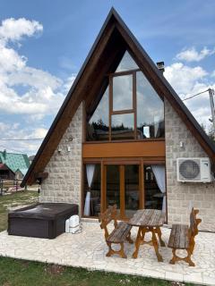 Mountain House "Nikki" - 0