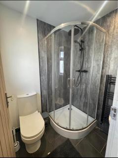 Near Anfield 3BR 6 Beds 2 Baths Parking - 4