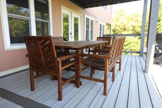 Unwind, hot tub, stunning views, mins to lake entrance, near downtown - 4