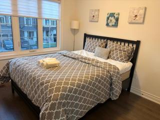 Spacious 4BR Brampton Retreat Modern and Central - 4