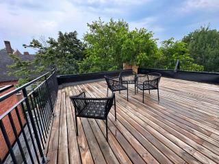 Cozy West End Gem Bright 2BR w Huge Private Deck - 7