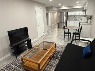 Cozy Basement Suite in Brampton Modern and Central - 0