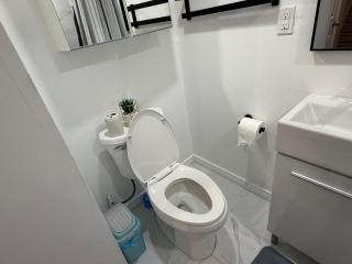 Cozy Basement Suite in Brampton Modern and Central - 7