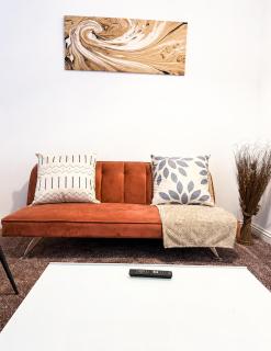 Modern 2BR Group Accommodation in Wakefield with, 3 Baths,Fibre WiFi near Union Street, Gallery Walk and Pinderfields Hospital - 6