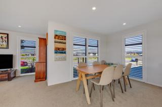 Perfect Stylish - Nelson Holiday Home - 2