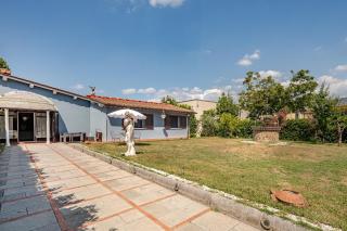 Villa with Private Pool BBQ Garden - 3