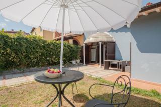 Villa with Private Pool BBQ Garden - 6