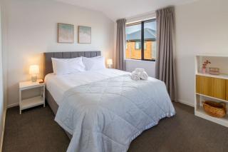 Sydenham Family Base 3BR Home - Garage & Carpark - 6